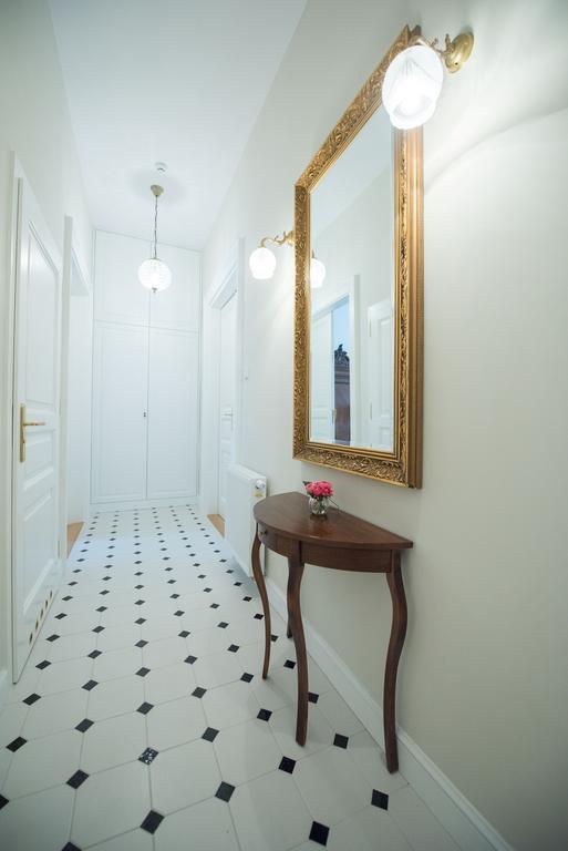 Mjz Apartments Old Town Краков Экстерьер фото